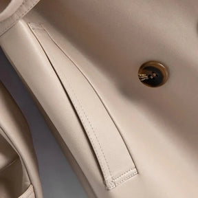 Trench Coat Couro de Cabra(Pelica)– Cintura Marcada e Caimento Sofisticado
