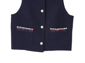 Conjunto – Shorts e Blusa Sem Mangas, Gola Redonda com Detalhes e Shorts de Cintura Alta com Bolsos Laterais