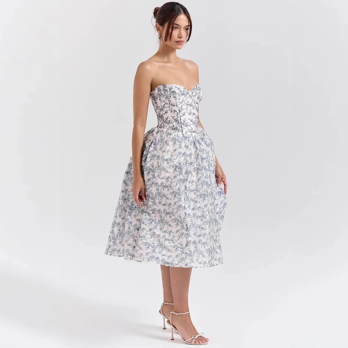 Vestido Tomara que Caia de Comprimento Médio com Silhueta Elegante e Toque Sofisticado