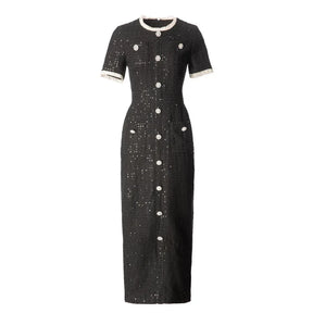 Vestido Preto Elegante com Pedrarias Bordadas à Mão e Cintura Marcada