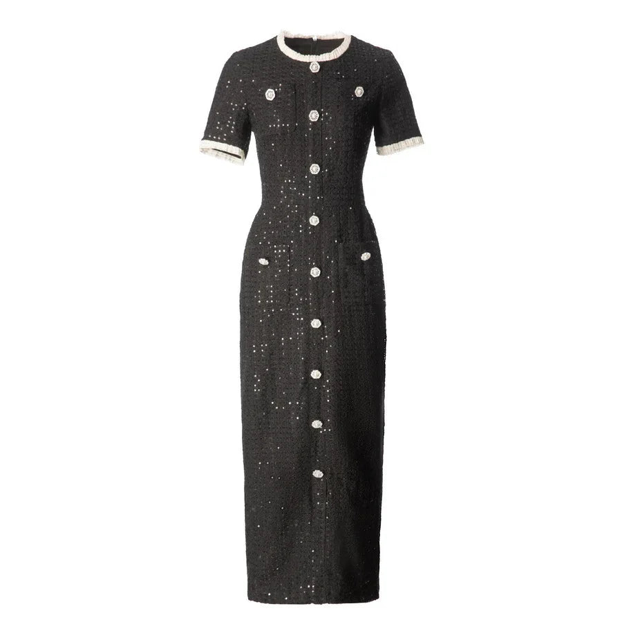 Vestido Preto Elegante com Pedrarias Bordadas à Mão e Cintura Marcada