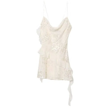 Vestido Curto de Alças com Camadas e Bordadas à Mão – Elegância Casual