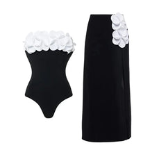 Conjunto de Biquíni Floral e Brilho Acetinado