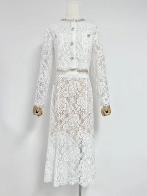 Conjunto Renda com Design Elegante – Blusa Bordada à Mão e Saia em Linha A