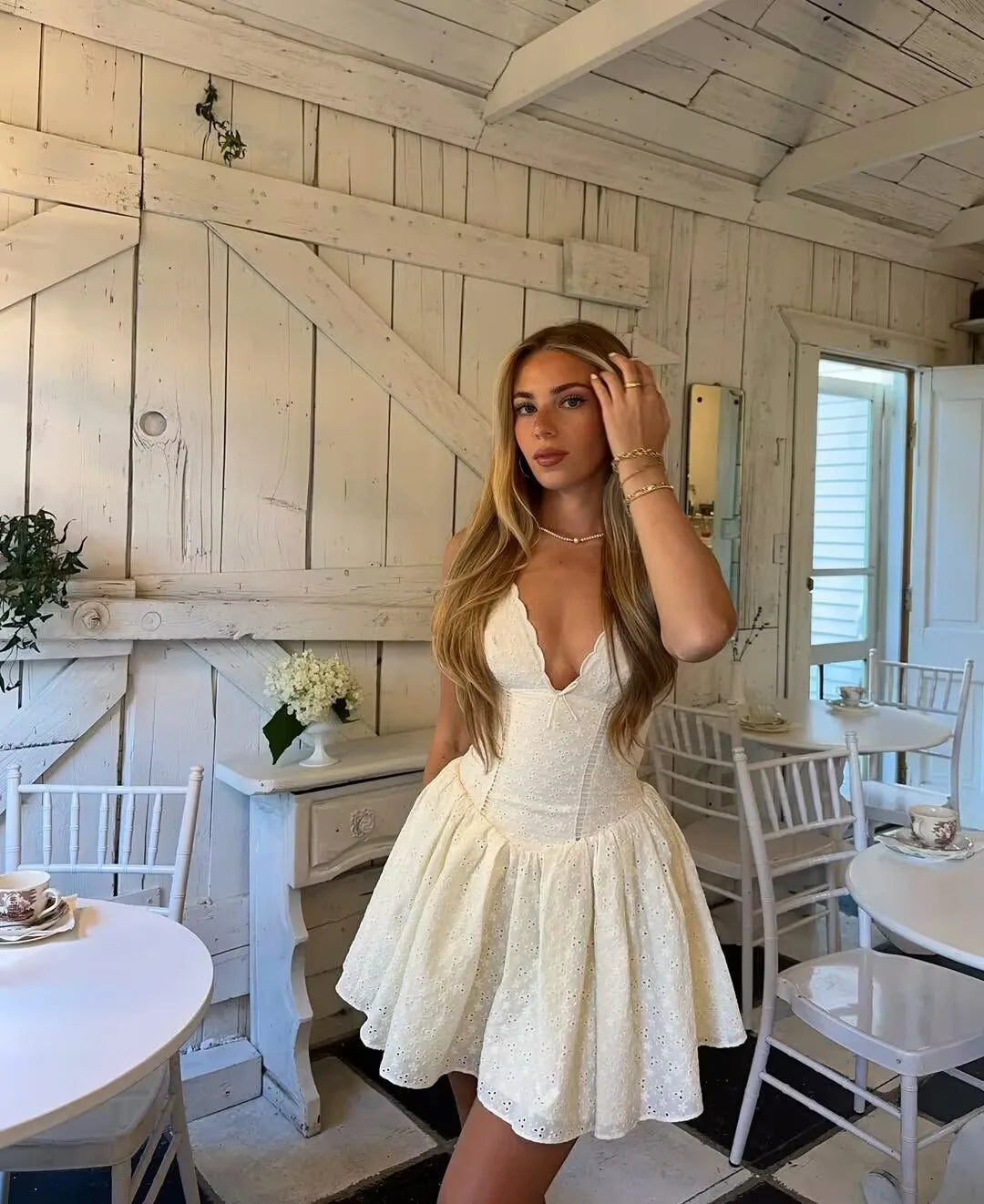 Vestido Prairie Chic – Floral Bordado, Mini, Verão