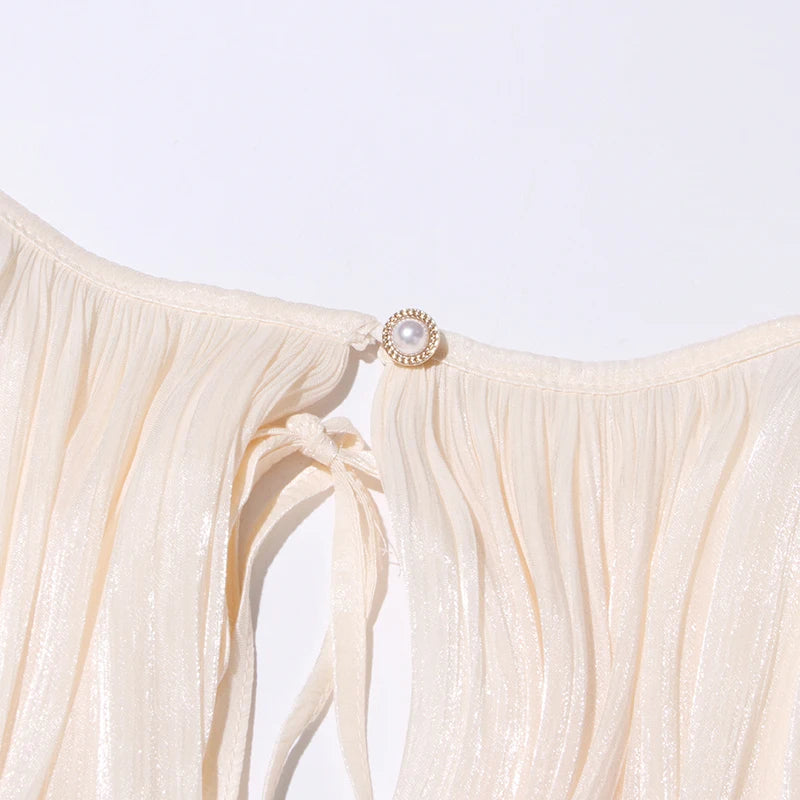 Vestido Mini com Babados, Mangas Longas e Silhueta Fluida