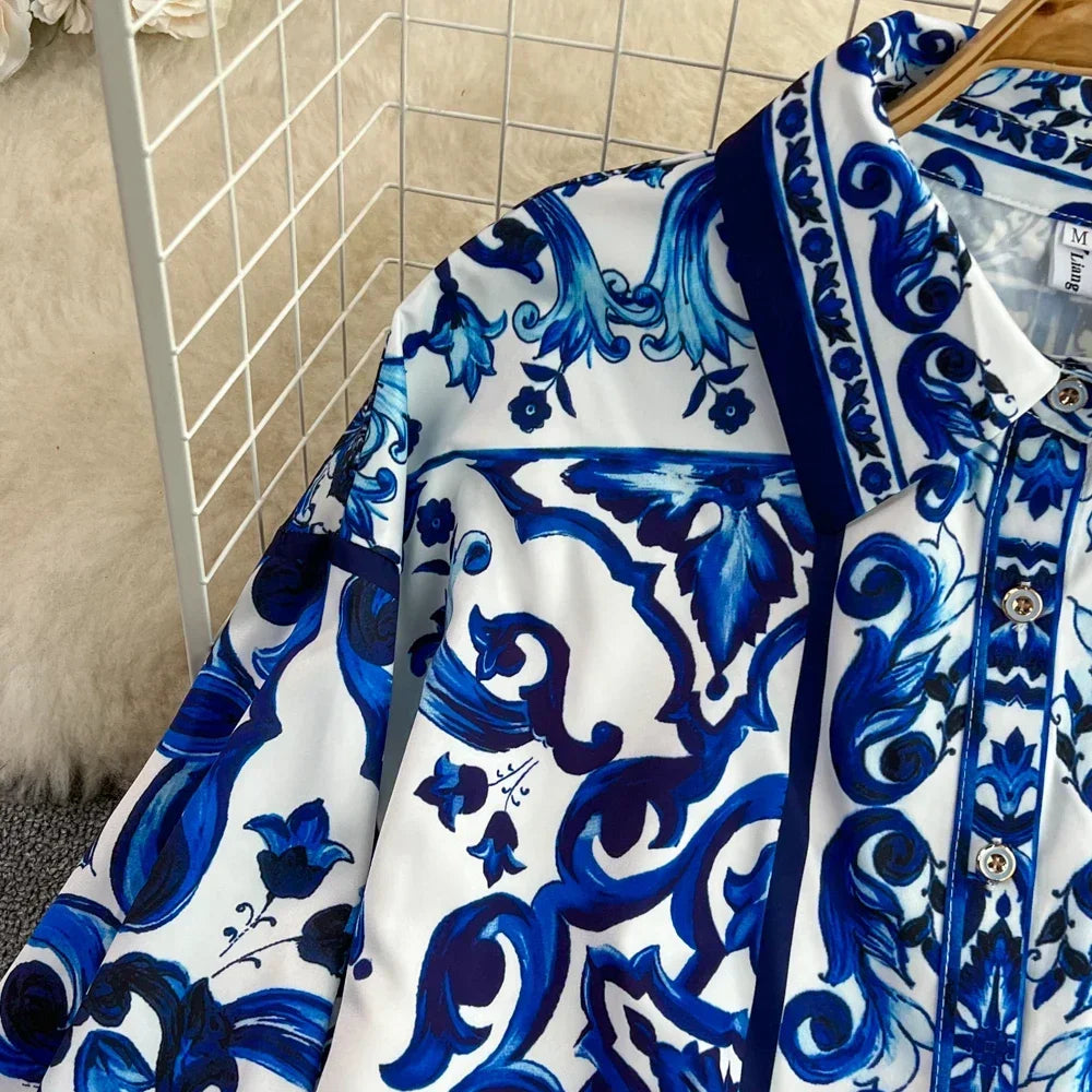 Conjunto Fashion Primavera - Camisa e Shorts com Estampa de Porcelana Azul e Branca