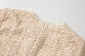 Vestido Preto Elegante com Pedrarias Bordadas à Mão e Cintura Marcada