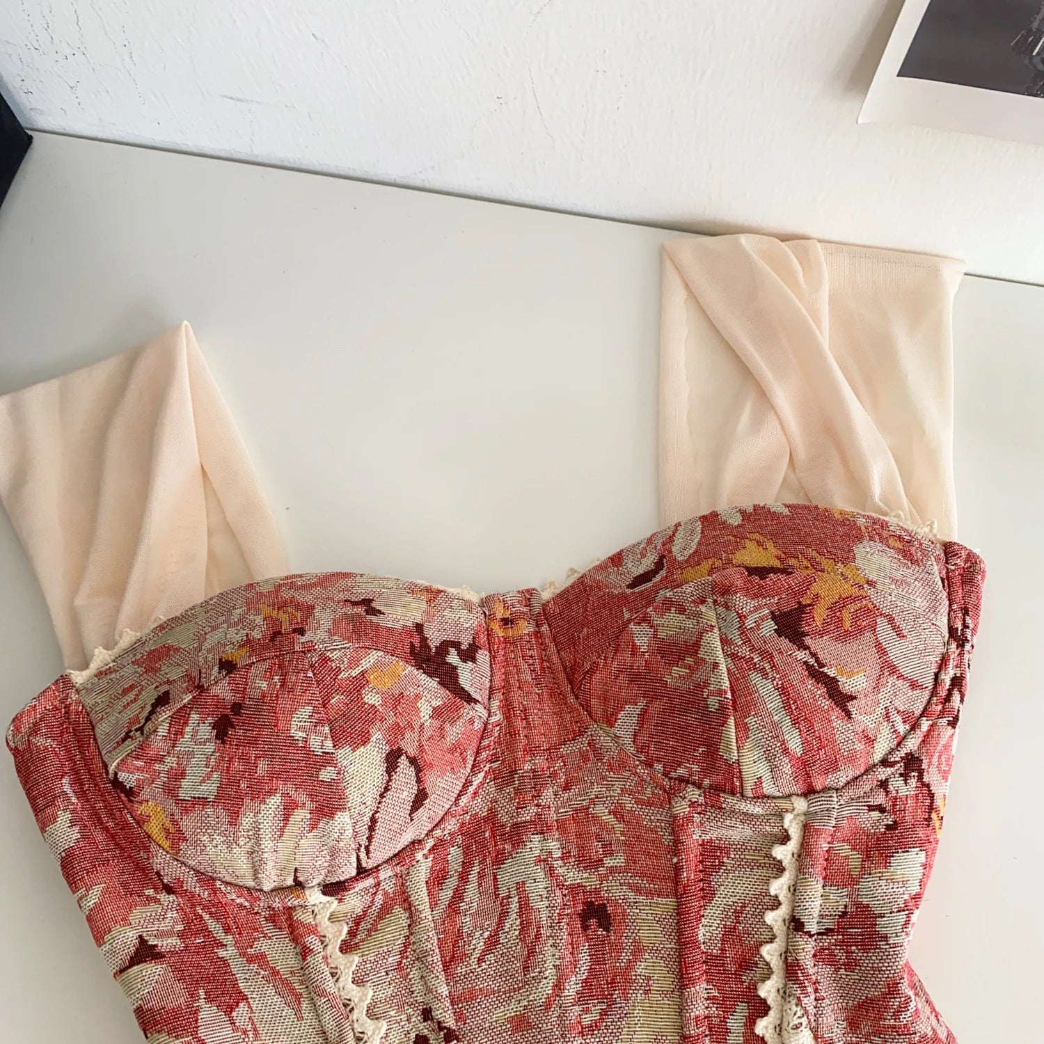 Top de Alças Estampado com Detalhes em Renda
