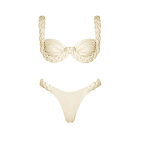 Conjunto Biquíni com Saída de Praia em Trama para Verão e Resort