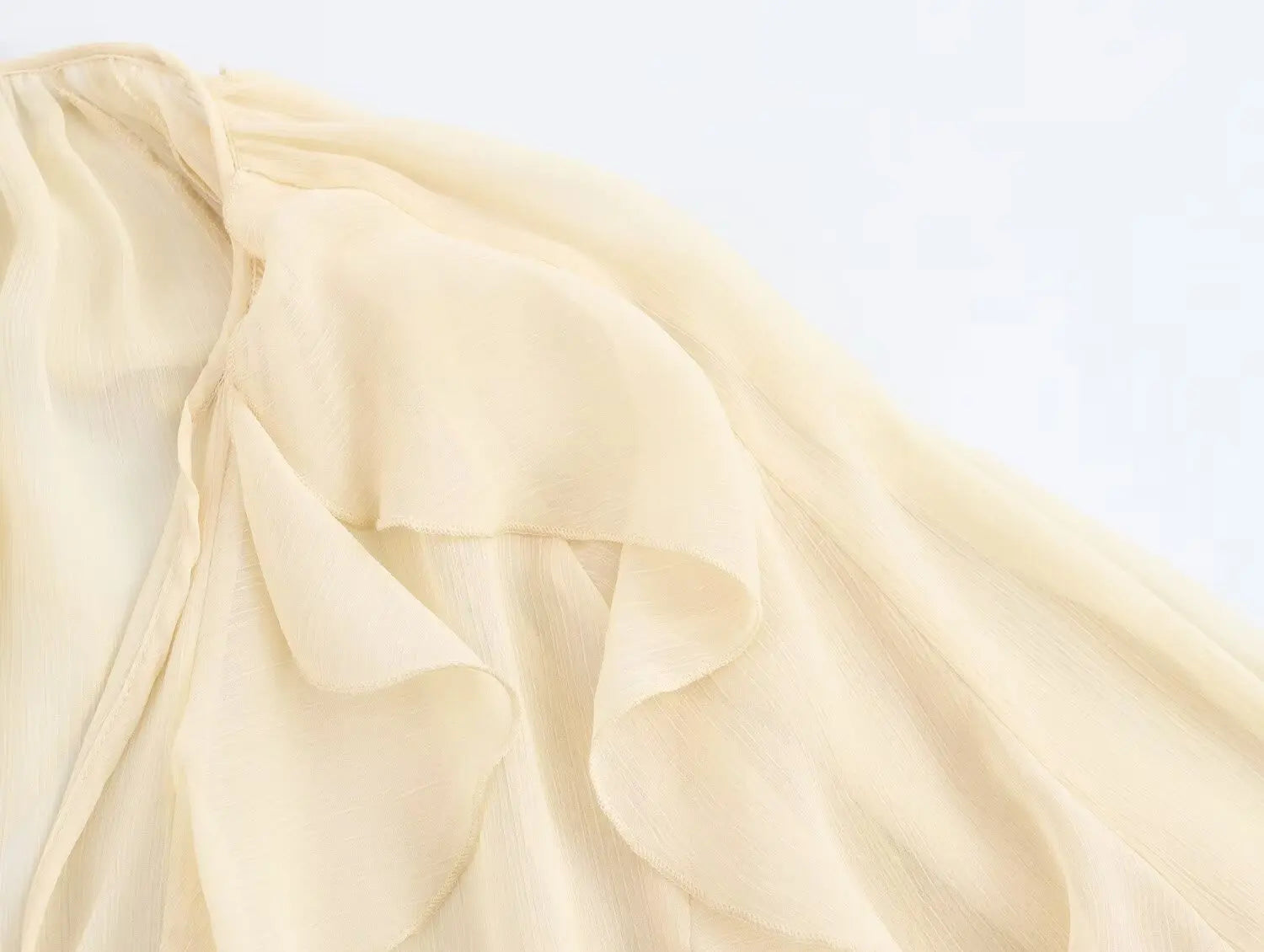 Blusa com Babados e Amarração – Leveza e Estilo para o Dia a Dia