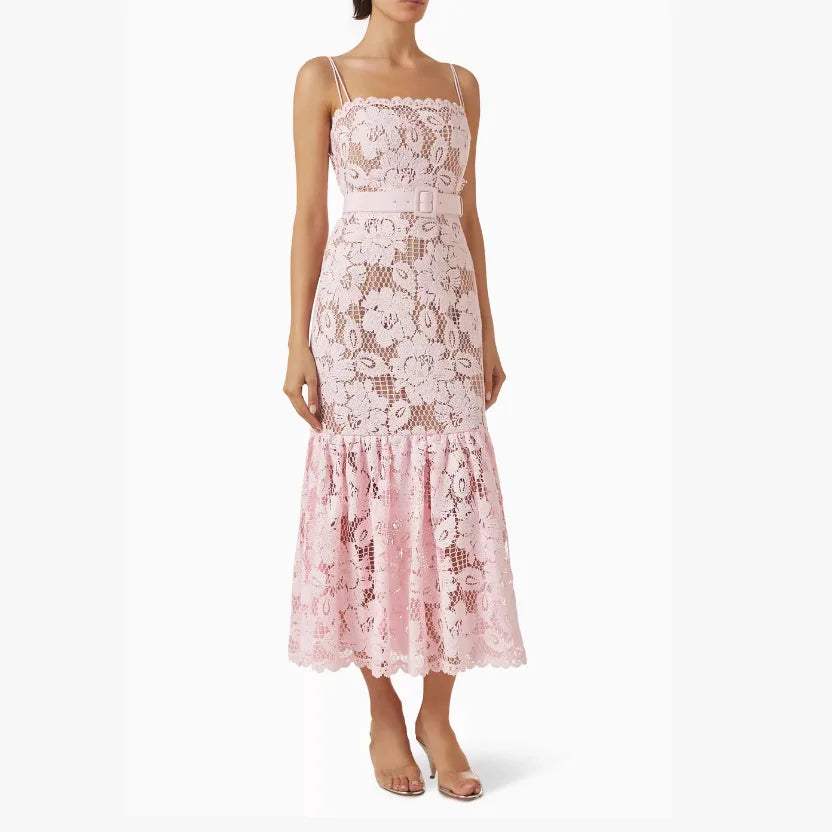 Vestido Longo Sereia em Renda com Recortes Vazados e Alças Delicadas