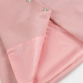 Casaco Longo Clássico: Elegância em Lã e Modelagem Ajustada