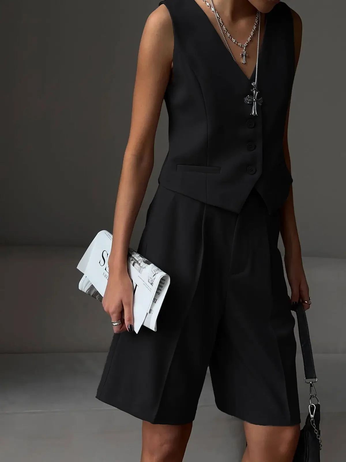 Conjunto Alfaiataria bermuda e colete elegante