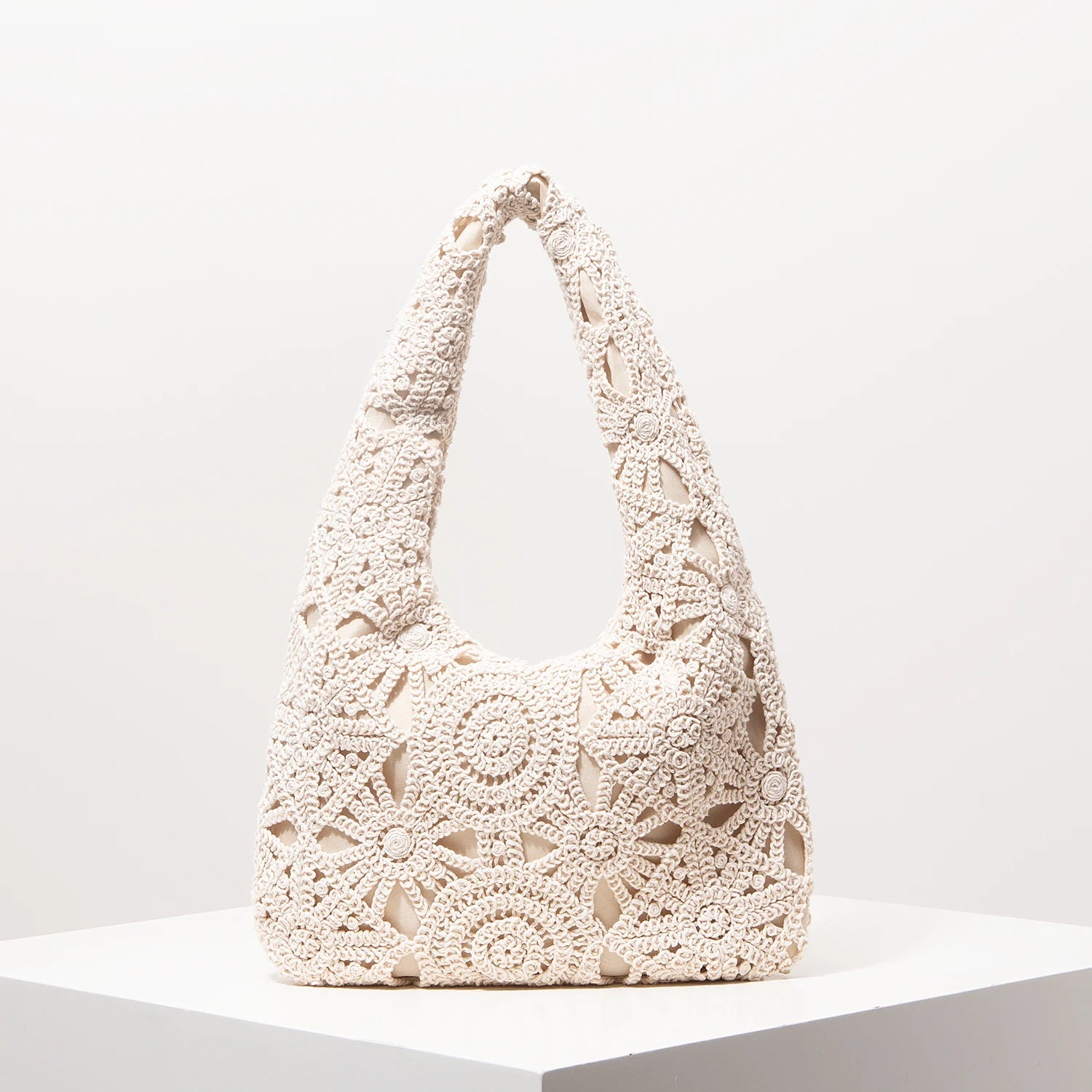 Bolsa de Ombro Trançada Vazado Artesanal – Estilo Premium para Praia e Viagens