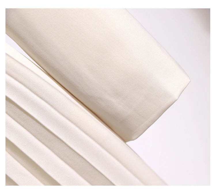 Vestido com saia plissada - Elegante