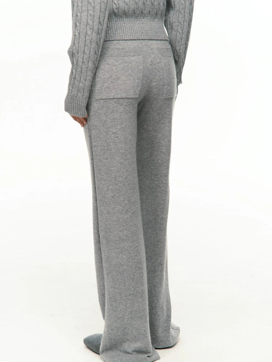 Conjunto de Mangas Longas e Calça Fluida Minimalista