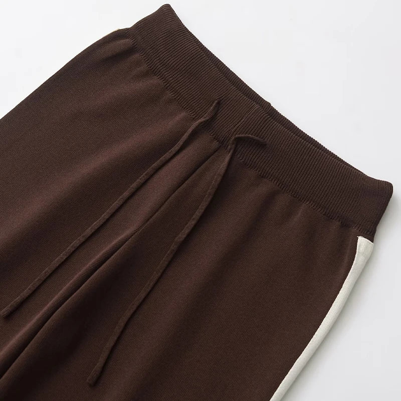 Conjunto Moletom Pulôver e Calça Cintura Alta com Elastano, Estilo Vintage