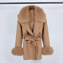 Casaco de Lã e Caxemira com Gola de Pele de Raposa