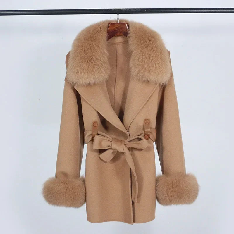 Casaco de Lã e Caxemira com Gola de Pele de Raposa