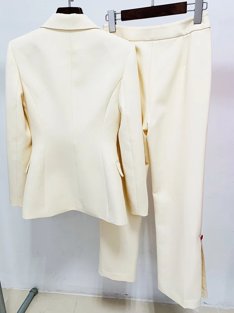 Conjunto Alfaiataria com detalhe botões elegante