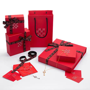 Colar CHCH Elegante Bicolor com Zircônias Delicadamente Cravadas e Pingente Sofisticado Ajustável