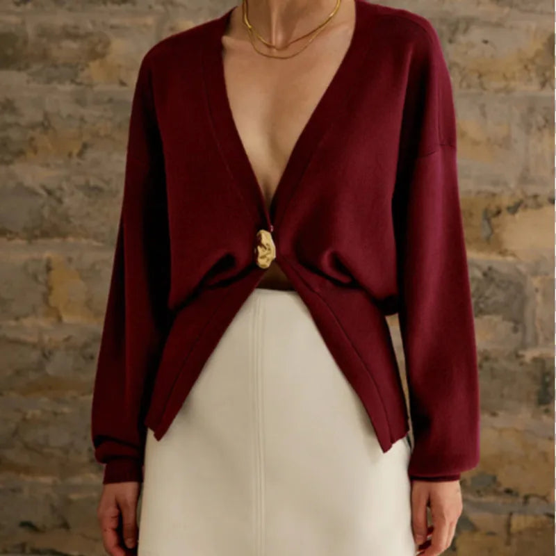 Cardigan Feminino em Tricô com Decote V – Elegância e Conforto