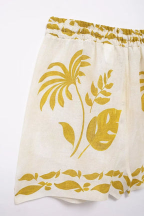 Conjunto Casual 2 Peças: Blusa Bege de Manga Longa com Gola Lapela + Shorts com Cintura Elástica e Faixa