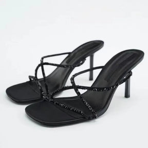 Sandália Feminina de Salto Fino com Cristais Bordados à Mão – Elegância Atemporal para Ocasiões Especiais