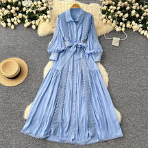 Vestido Longo com Renda e Botões Frontais – Modelagem A-line e Cintura Ajustável