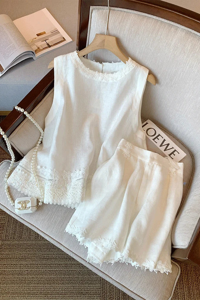 Conjunto Linho Bordado com Renda Branca – Delicadeza e Elegância em Duas Peças