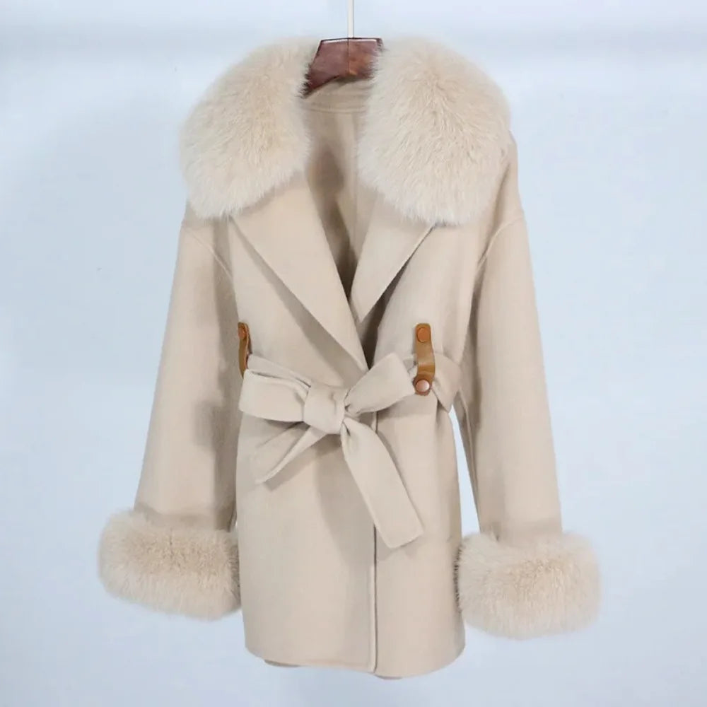 Casaco de Lã e Caxemira com Gola de Pele de Raposa