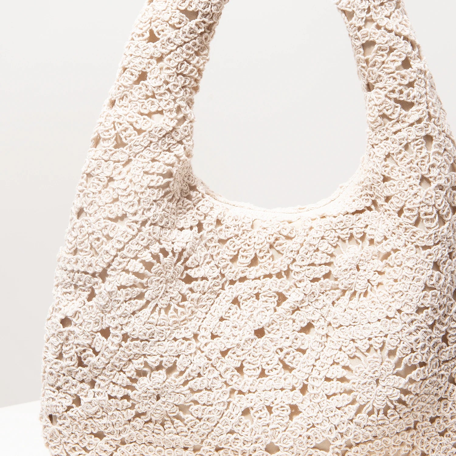 Bolsa de Ombro Trançada Vazado Artesanal – Estilo Premium para Praia e Viagens