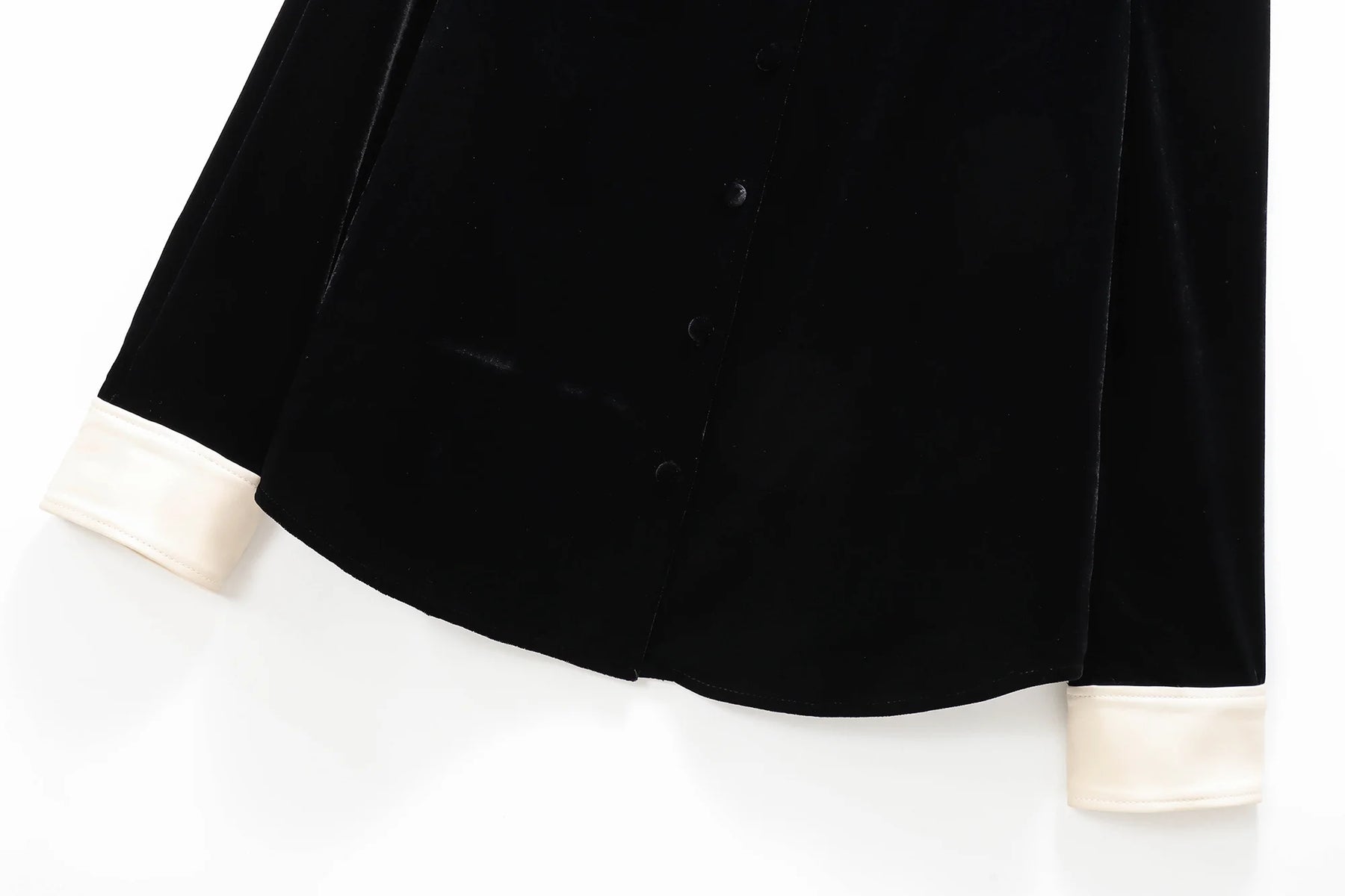 Conjunto em Veludo com Camisa de Manga Longa e Calça – Design Elegante com Detalhes Laterais