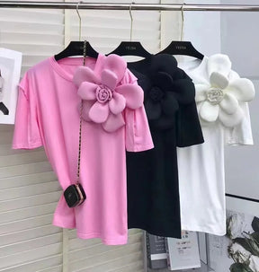 t shirt com aplicação em flor novidade
