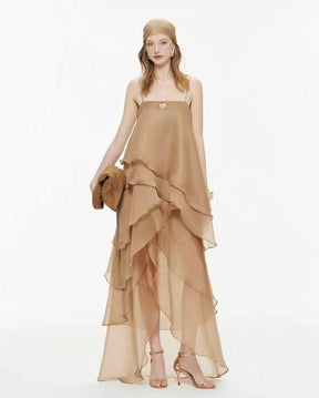 Vestido Longo em Cetim com Babados em Camadas