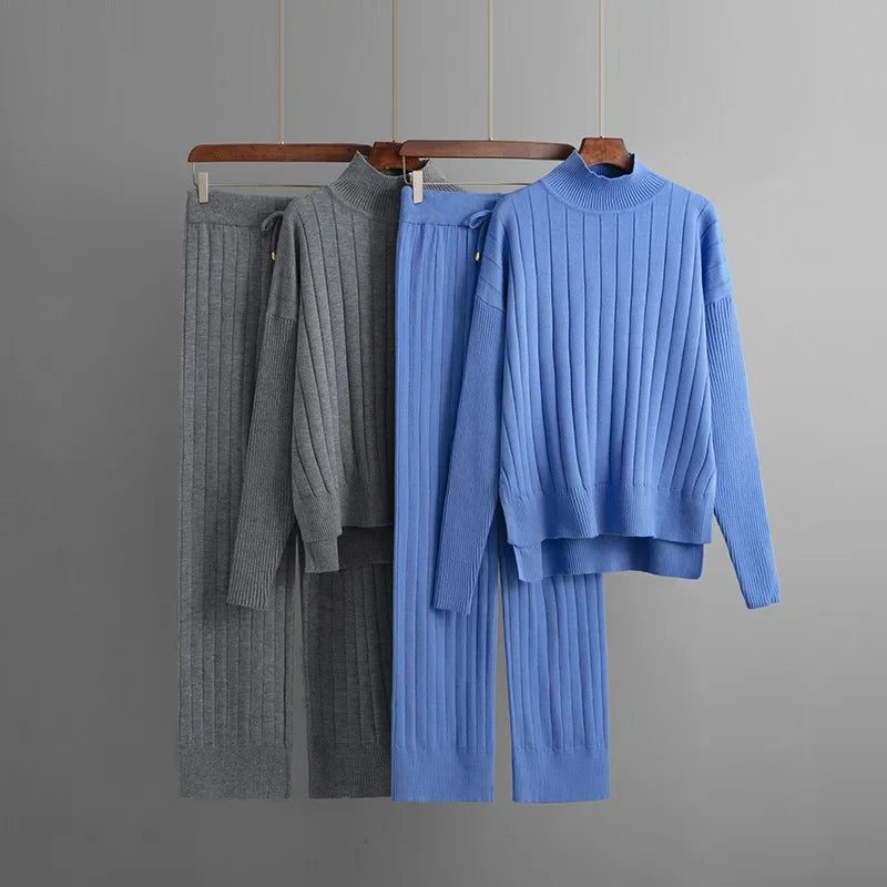 Conjunto Tricô Grosso com Blusa Gola Alta e Calça de Cintura Alta