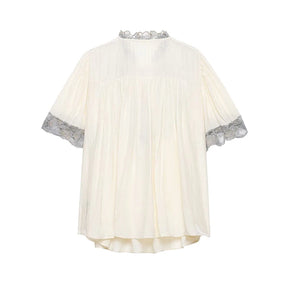 Blusa Fluida com Detalhes em Renda Floral e Decote em V