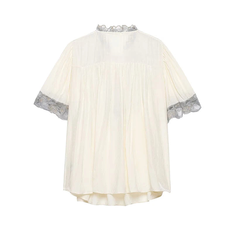 Blusa Fluida com Detalhes em Renda Floral e Decote em V