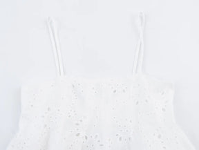 Conjunto – Top Bordado Cropped com Alças Finas + Saia Plissada de Cintura Alta, Modelo A-Line