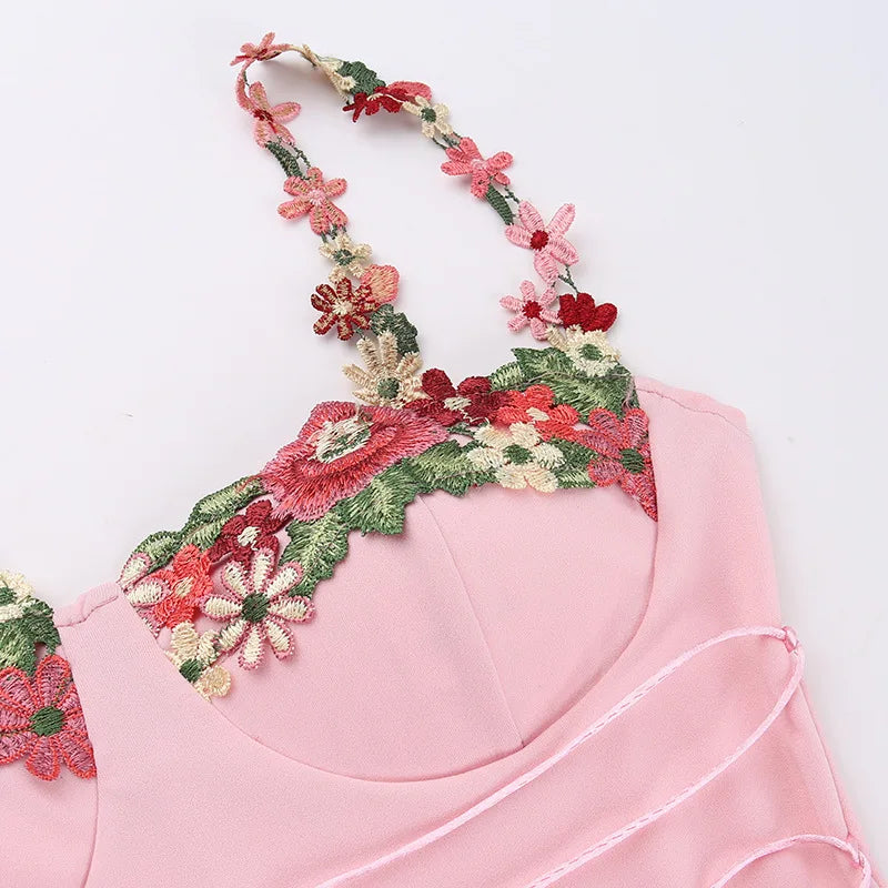 Vestido Longo Floral com Amarração e Modelagem Ajustada