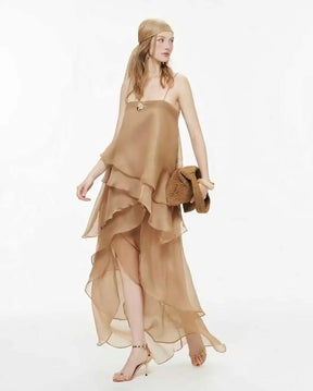 Vestido Longo em Cetim com Babados em Camadas