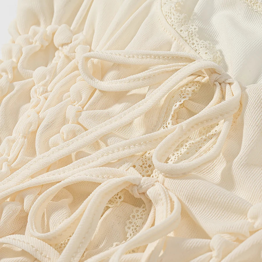 Top Modelo Escultural com Drapeado Delicado e Decote em V – Silhueta Elegante e Ajuste Modelado