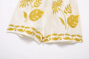 Conjunto Casual 2 Peças: Blusa Bege de Manga Longa com Gola Lapela + Shorts com Cintura Elástica e Faixa