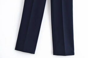 Conjunto Feminino Versátil – Blusa Básica com Recortes e Calça Reta Cintura Alta