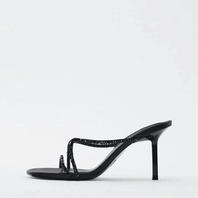 Sandália Feminina de Salto Fino com Cristais Bordados à Mão – Elegância Atemporal para Ocasiões Especiais