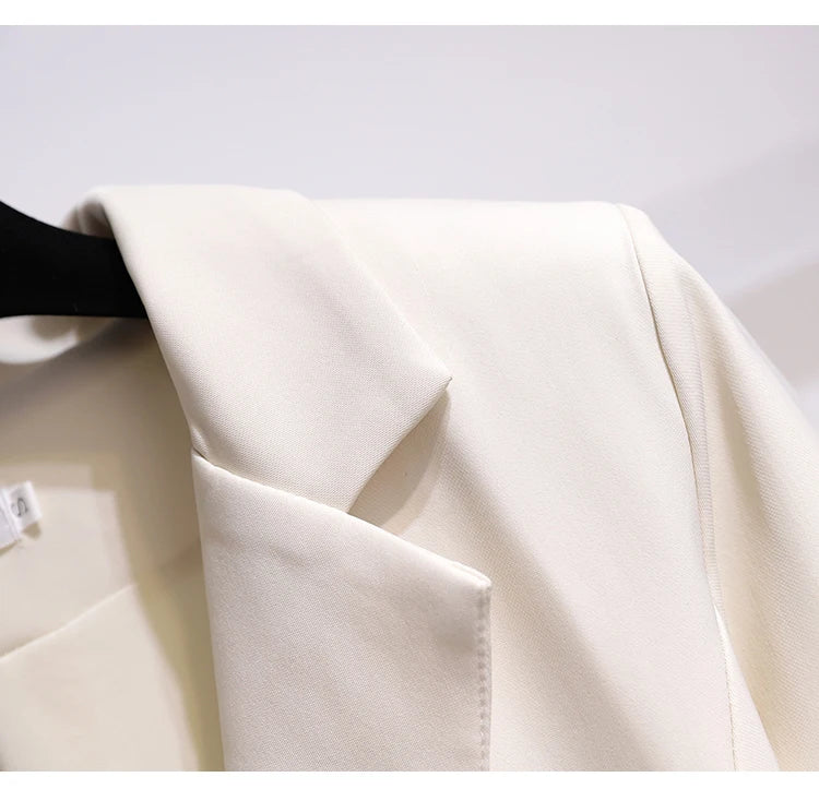 Vestido com saia plissada - Elegante