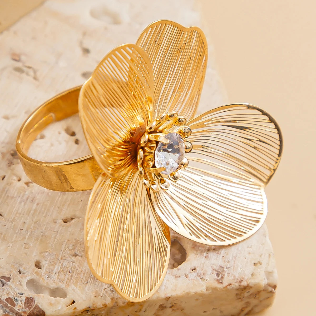 Anel Elegante de Folha de Ginkgo e Flor - Anel Retro Dourado para Dedos