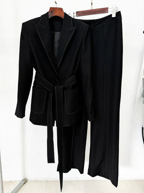 Conjunto de Alfaiataria: Blazer Acinturado com Cinto e Calça Reta