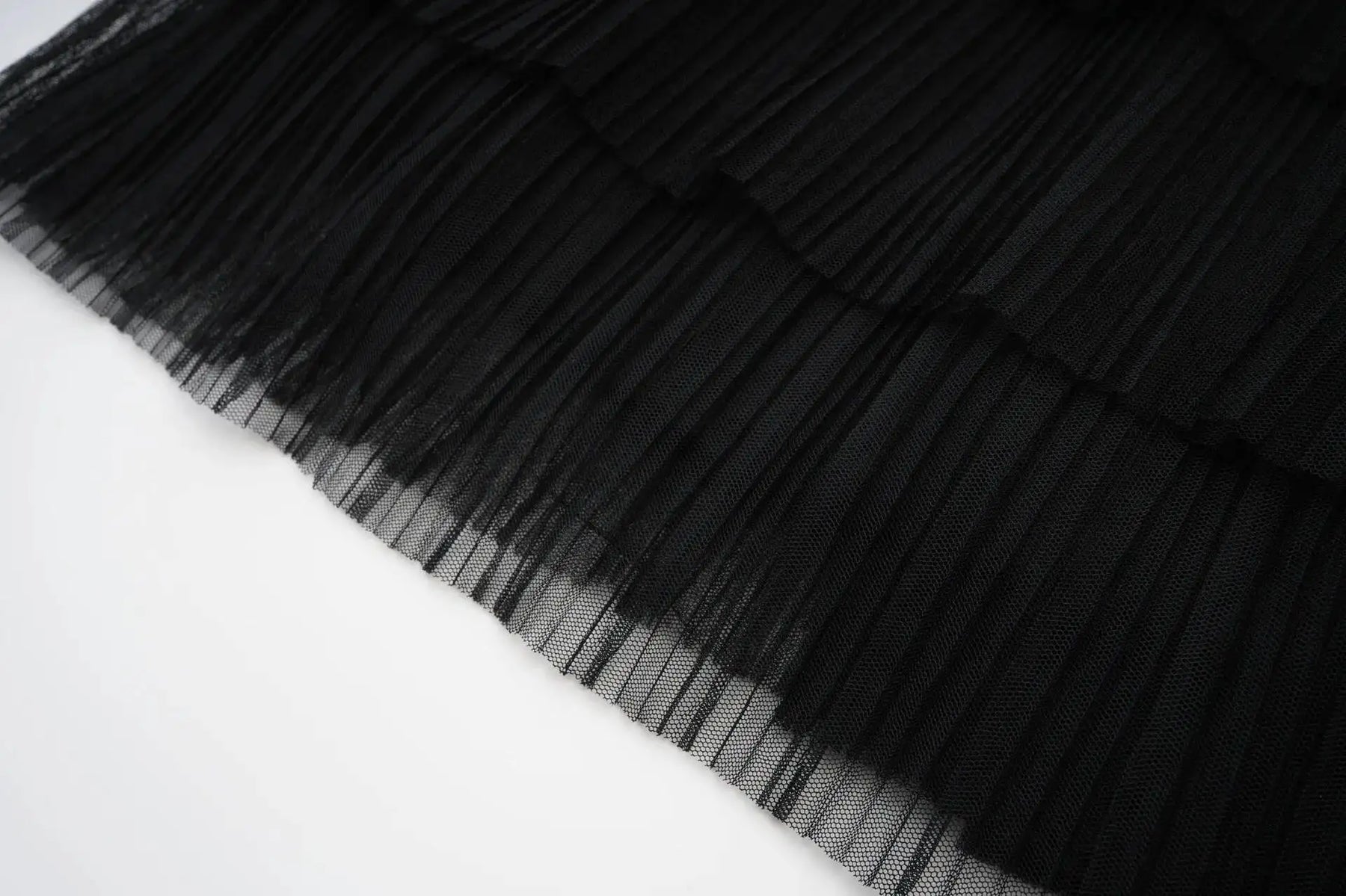 Vestido Longo - Luxo, com Bordado Feito à Mão e Saia em Camadas de Tule